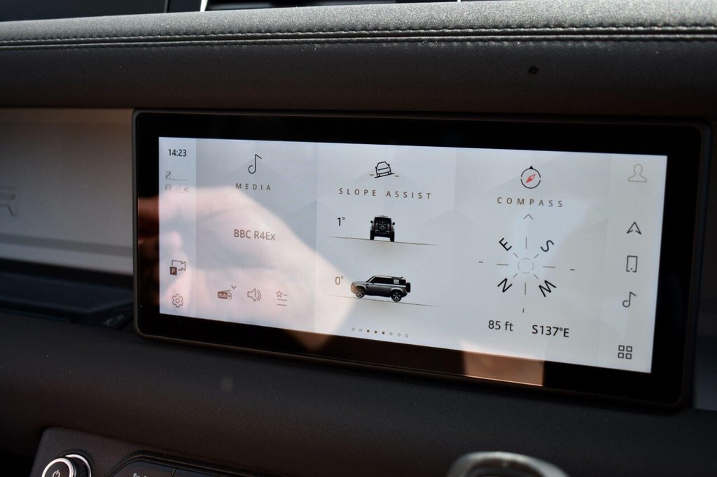 Used Land Rover Defender 2022 for sale - 77001261: Photo 42