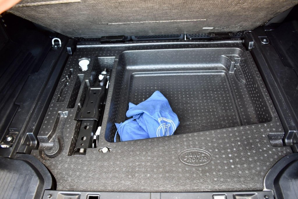 Used Land Rover Defender 2022 for sale - 77001261: Photo 44