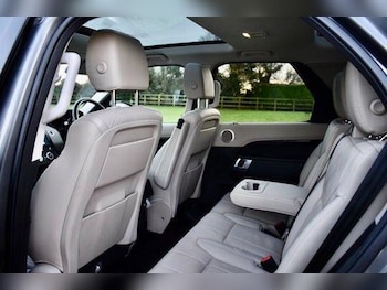 Used Land Rover Discovery 2019 for sale - 76715449: Photo