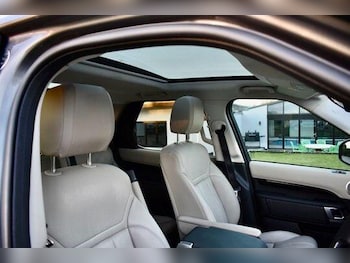 Used Land Rover Discovery 2019 for sale - 76715449: Photo