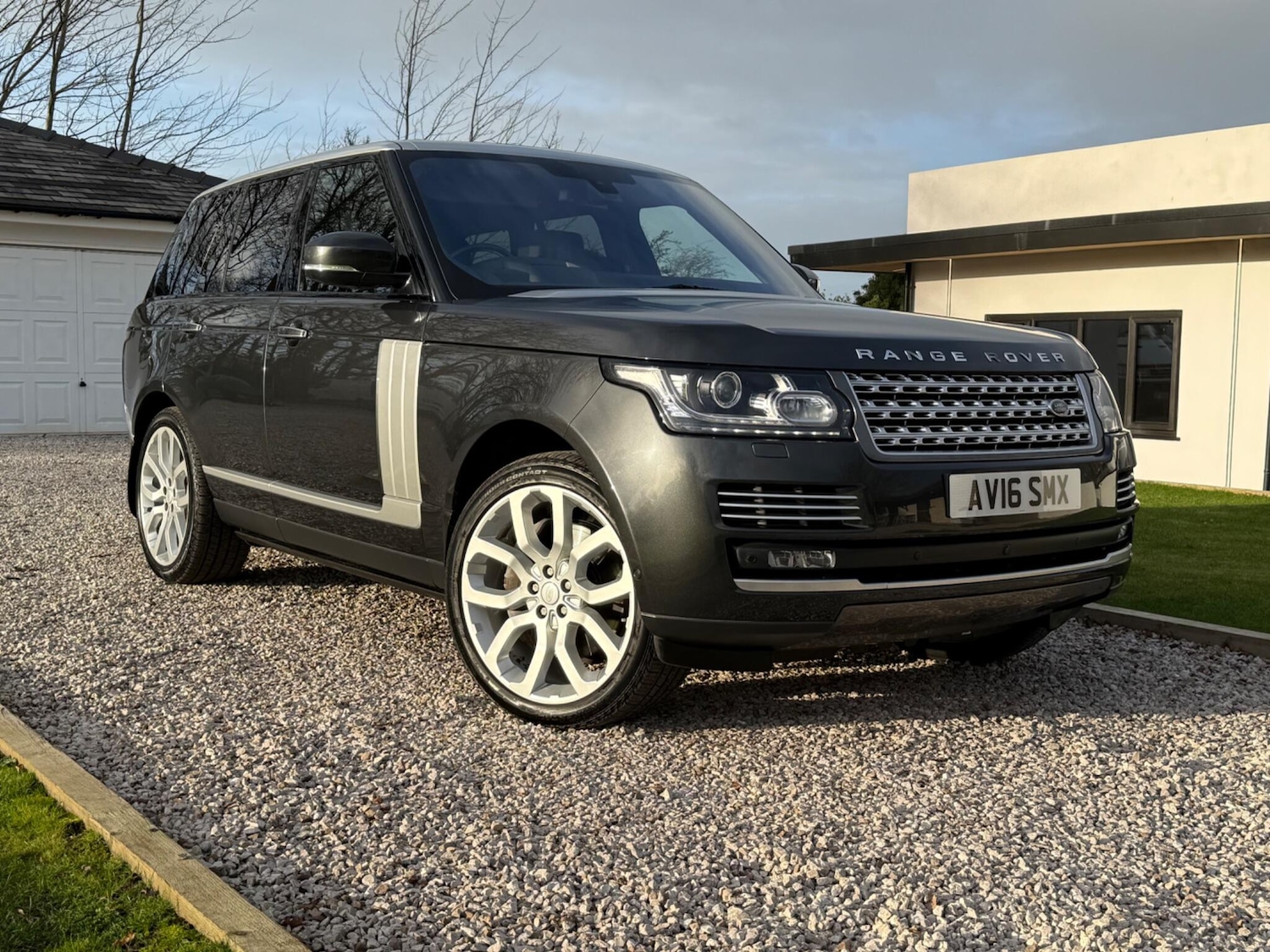 Used Land Rover Range Rover 2016 for sale - 76898937: Photo 1