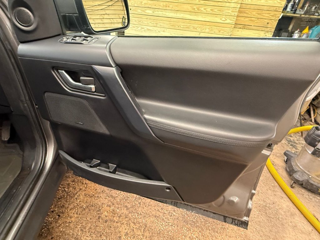 Used Land Rover Freelander 2011 for sale - 77905261: Photo 15