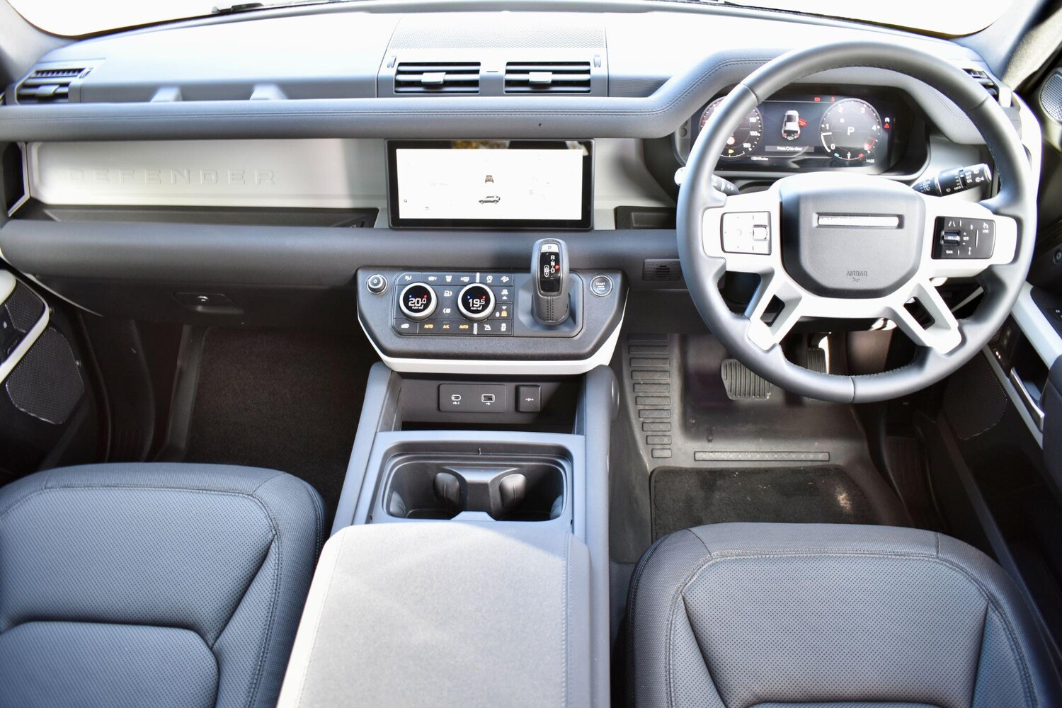 Used Land Rover Defender 110 2022 for sale - 76360105: Photo 2