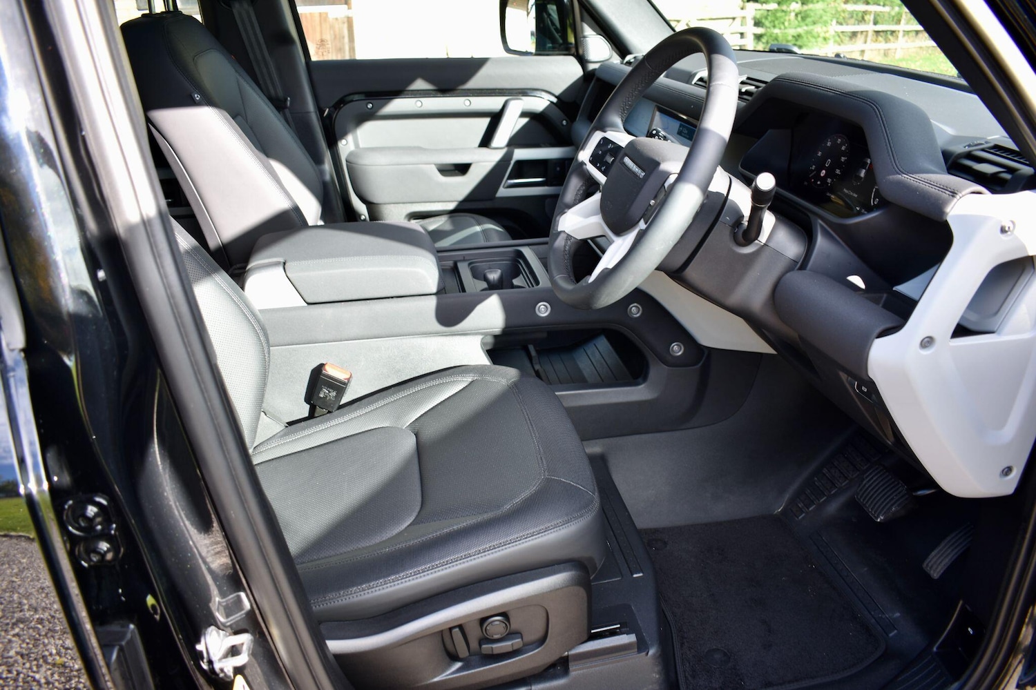 Used Land Rover Defender 110 2022 for sale - 76360105: Photo 22