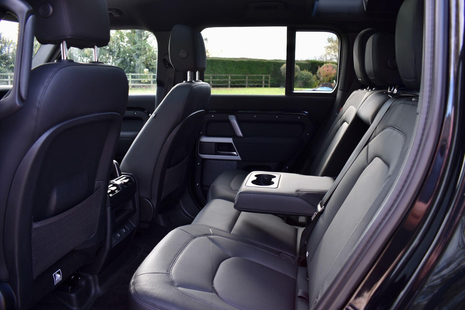 Used Land Rover Defender 110 2022 for sale - 76360105: Photo 24