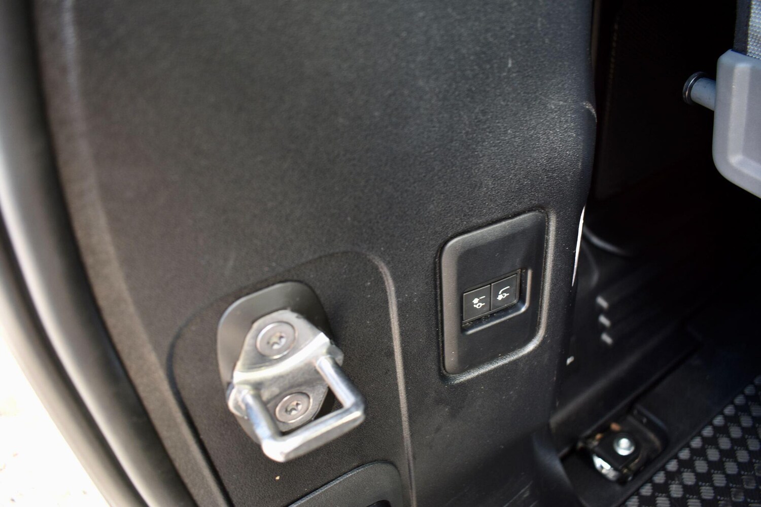 Used Land Rover Defender 110 2022 for sale - 76360105: Photo 26