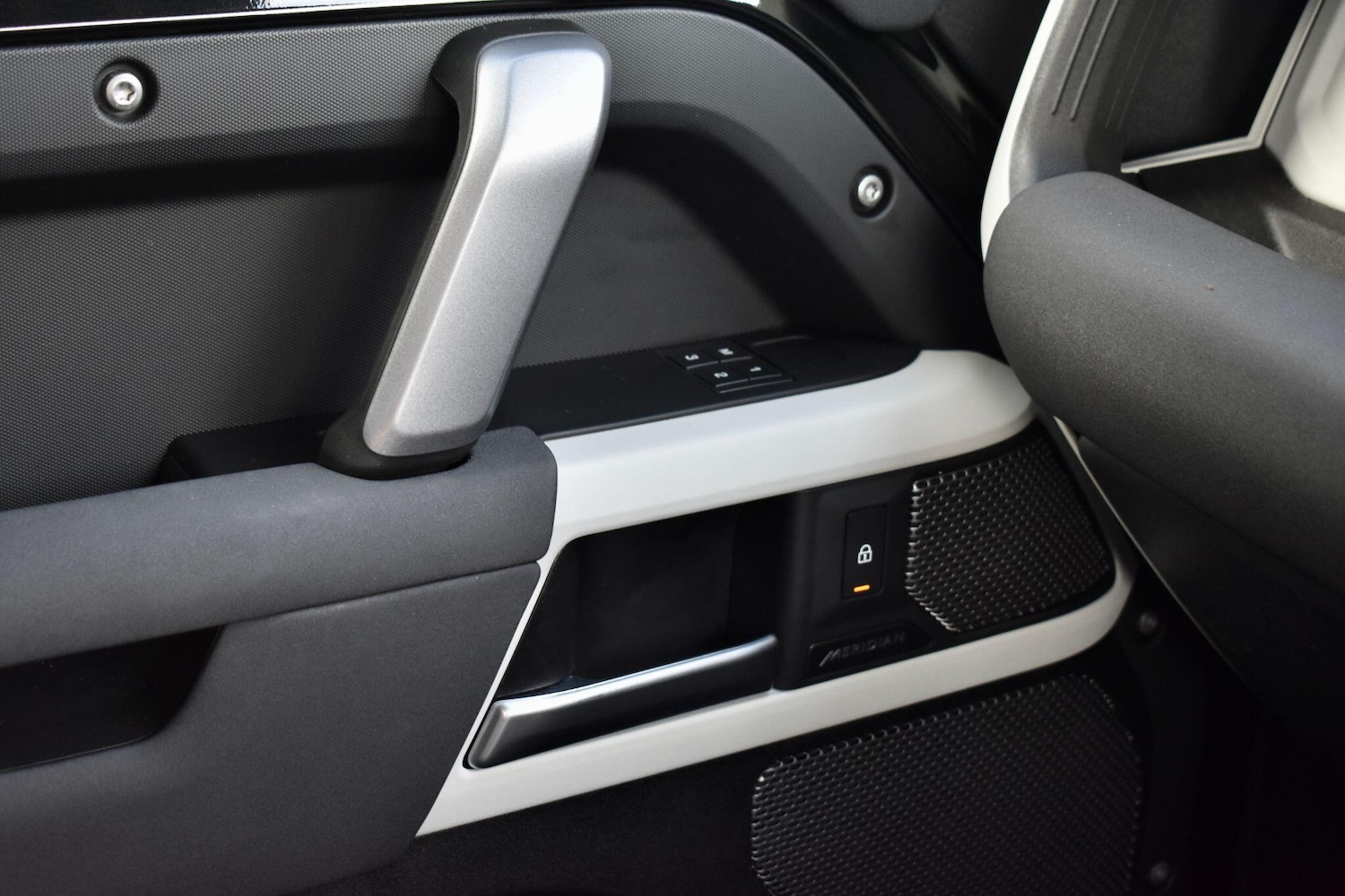 Used Land Rover Defender 110 2022 for sale - 76360105: Photo 28