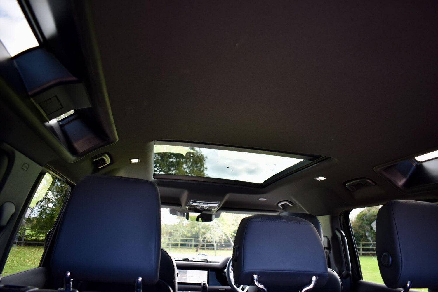 Used Land Rover Defender 110 2022 for sale - 76360105: Photo 45