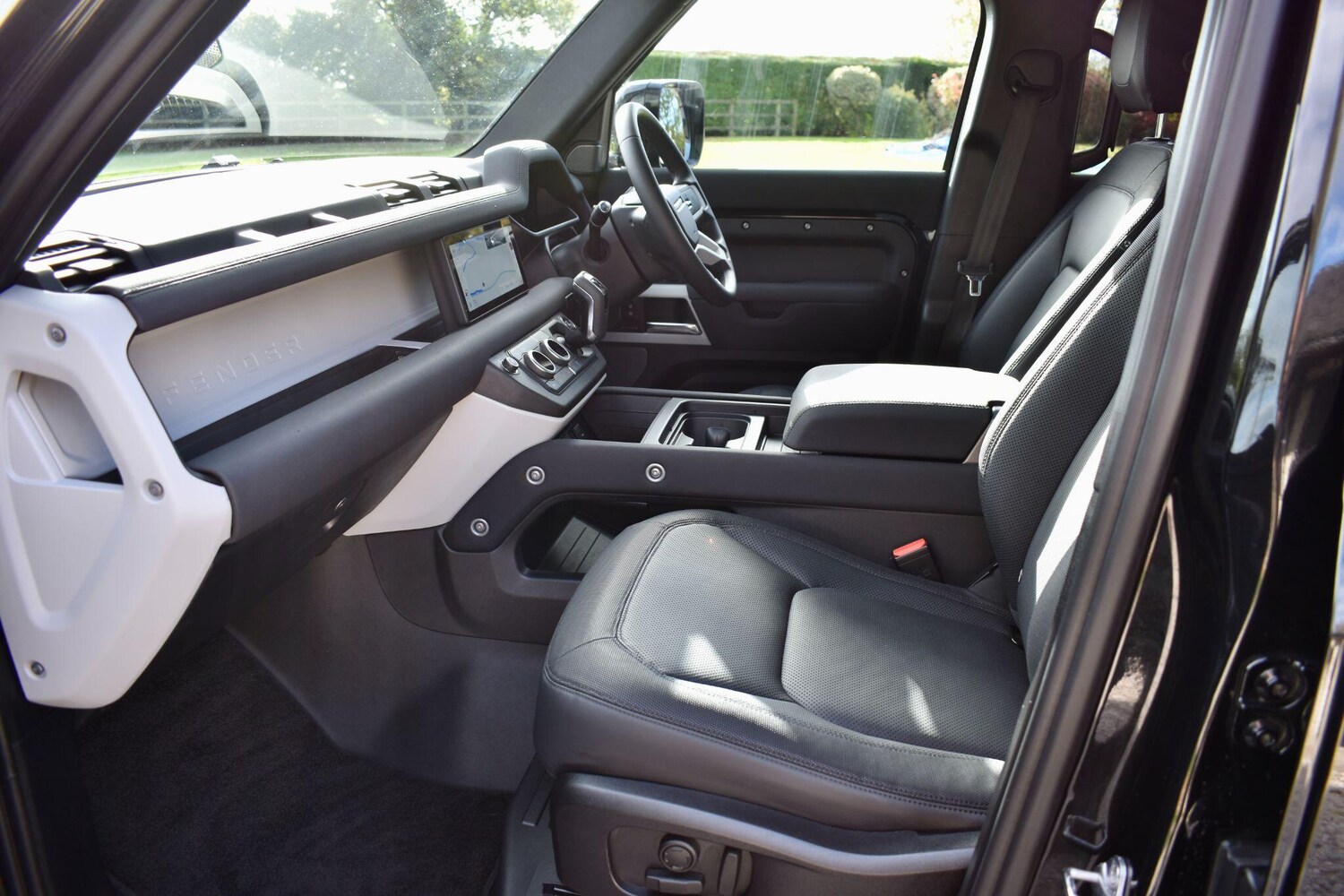 Used Land Rover Defender 110 2022 for sale - 76360105: Photo 46