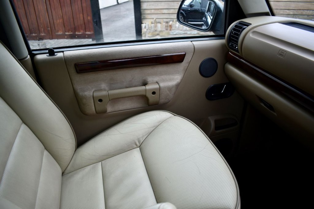 Used Land Rover Discovery 2001 for sale - 77521066: Photo 4