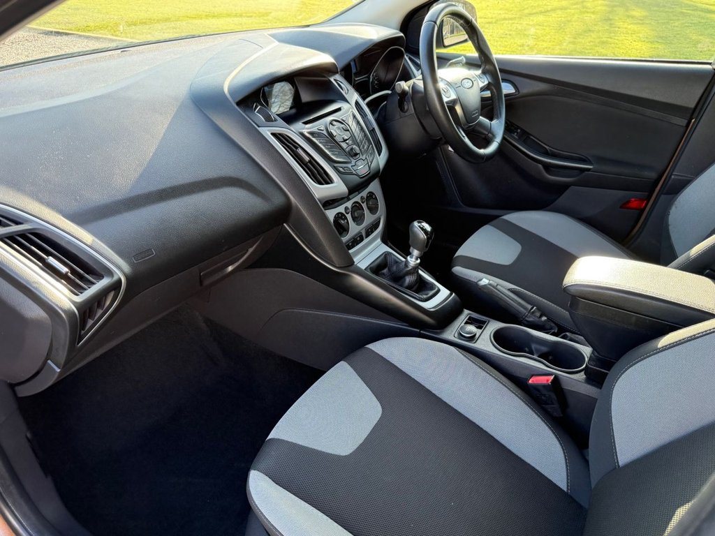 Used Ford Focus 2012 for sale - 77356235: Photo 2