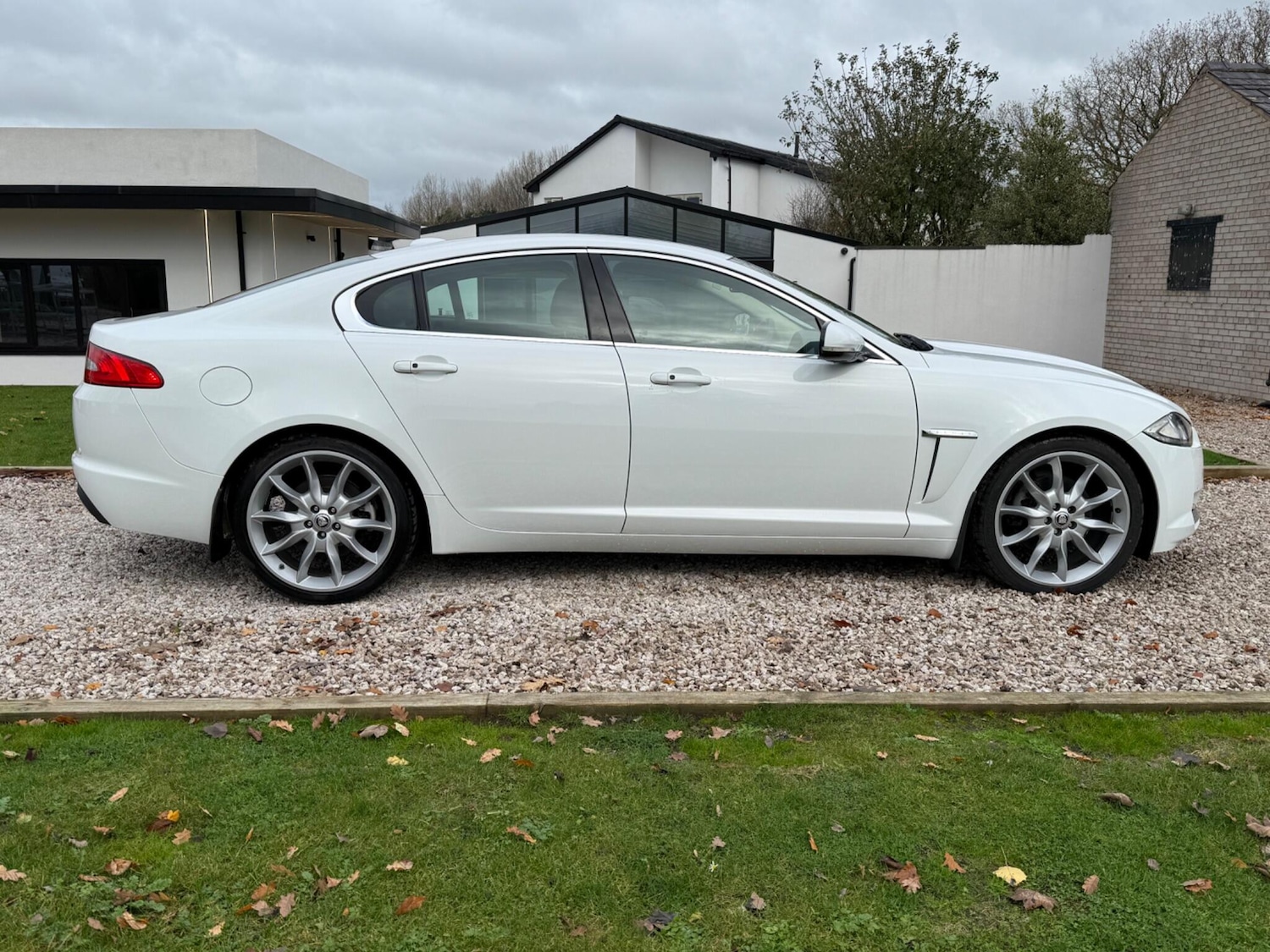 Used Jaguar XF 2011 for sale - 76584374: Photo 12