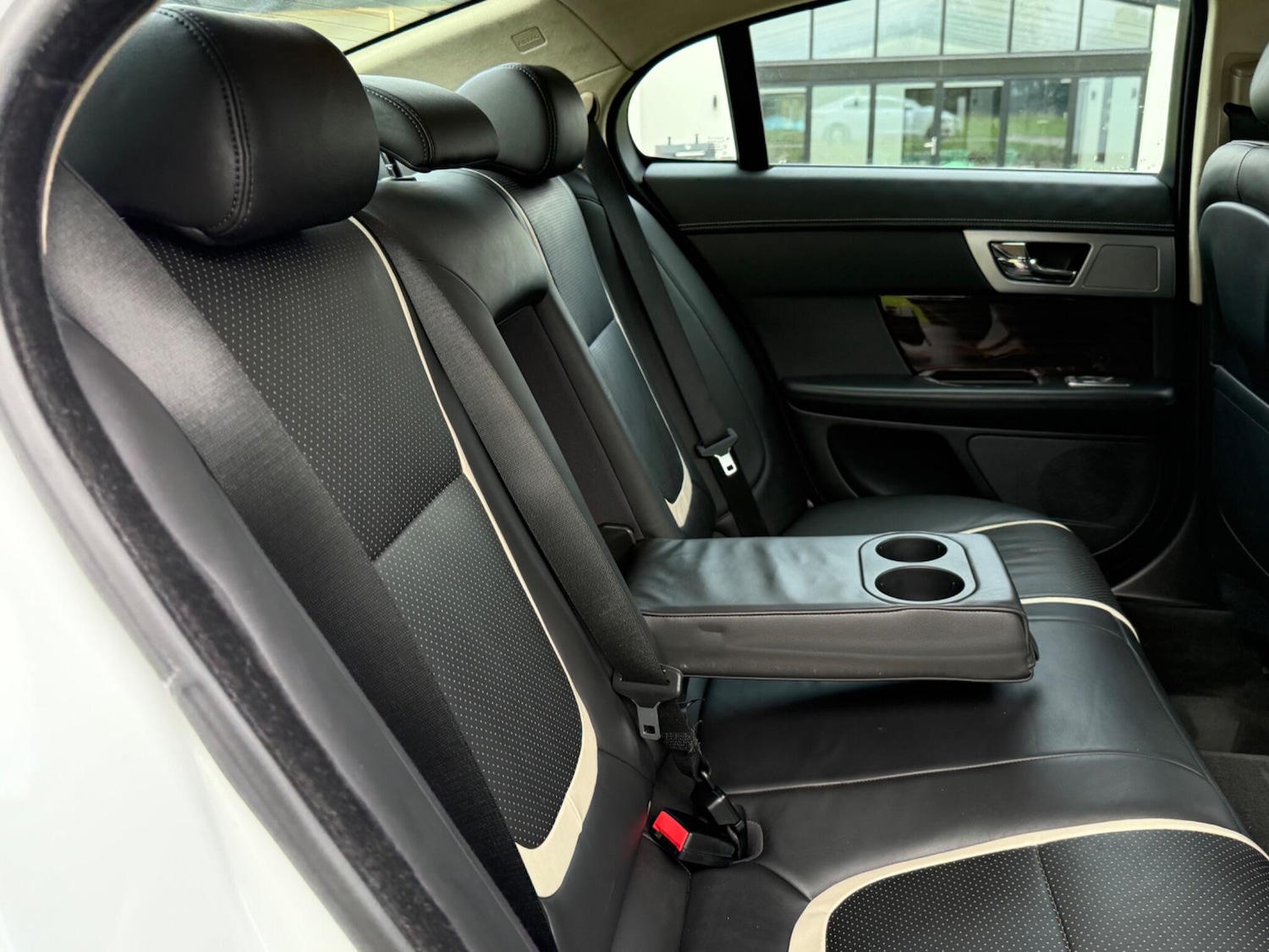 Used Jaguar XF 2011 for sale - 76584374: Photo 17