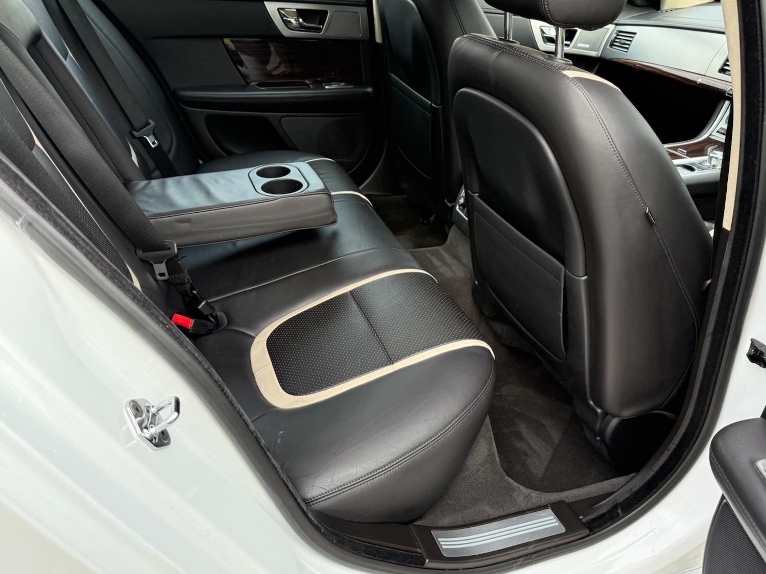 Used Jaguar XF 2011 for sale - 76584374: Photo 19