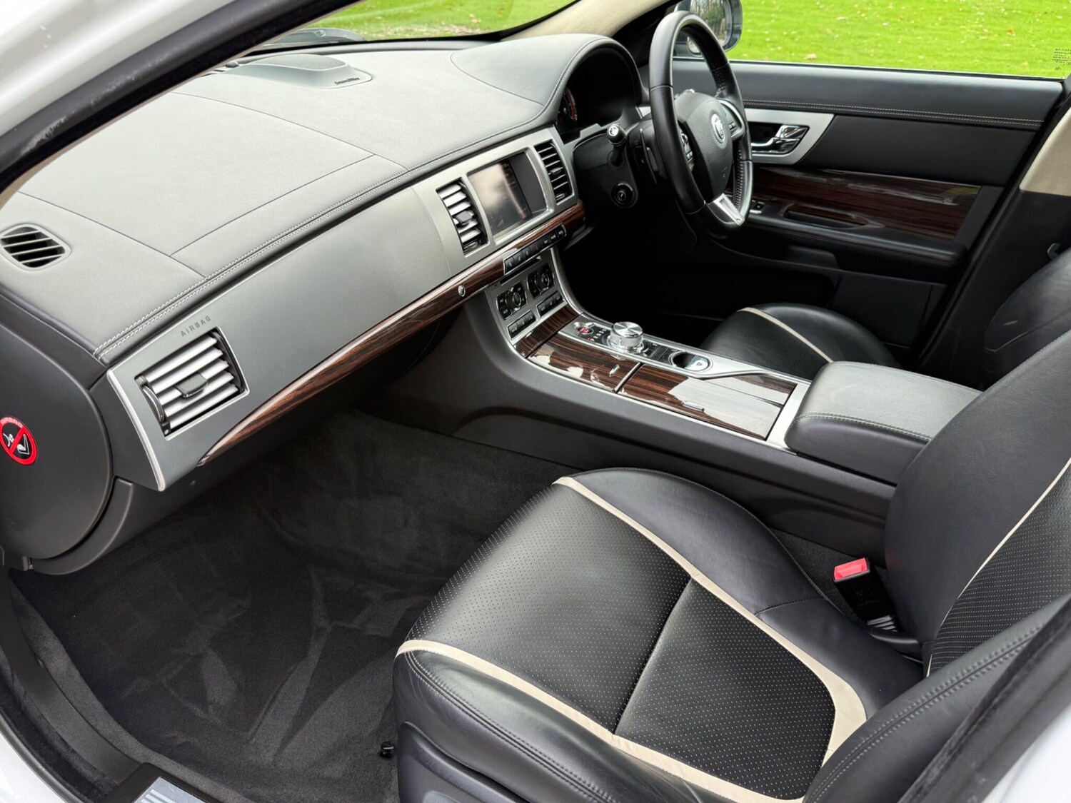 Used Jaguar XF 2011 for sale - 76584374: Photo 31