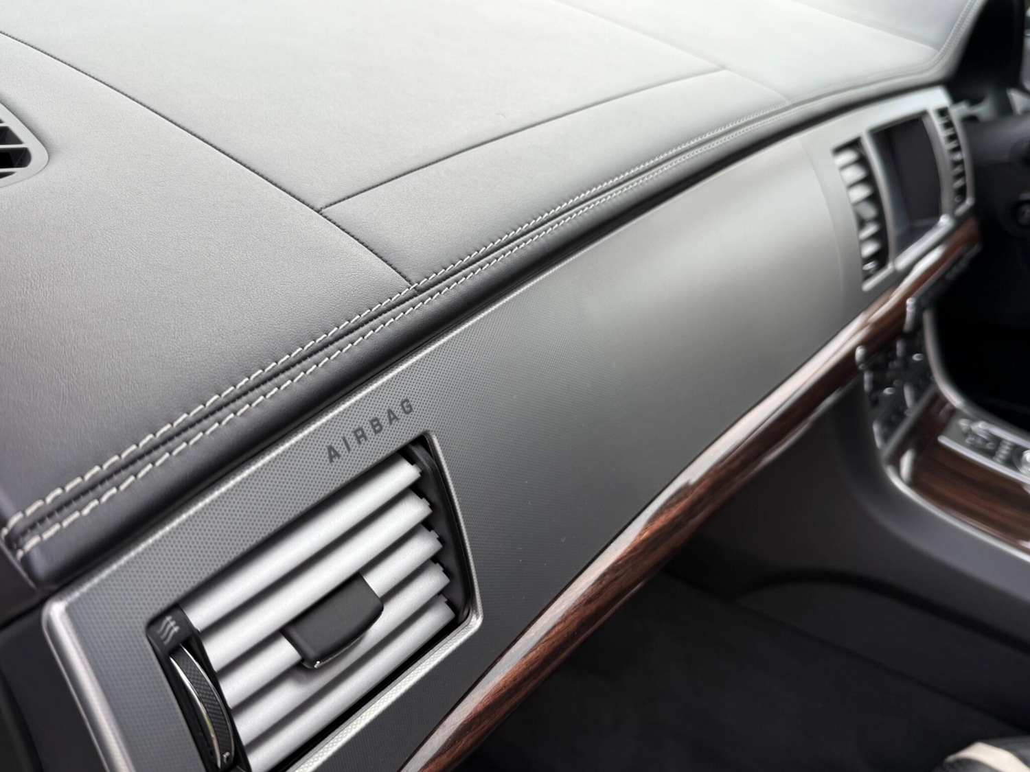 Used Jaguar XF 2011 for sale - 76584374: Photo 38