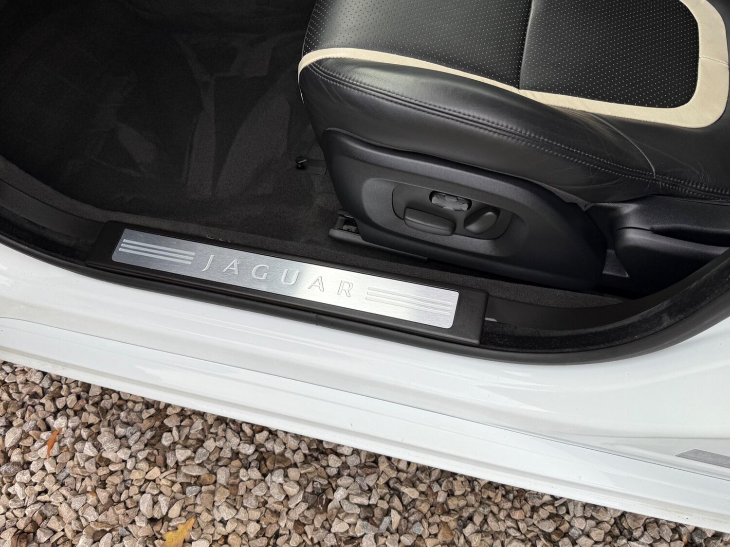 Used Jaguar XF 2011 for sale - 76584374: Photo 40