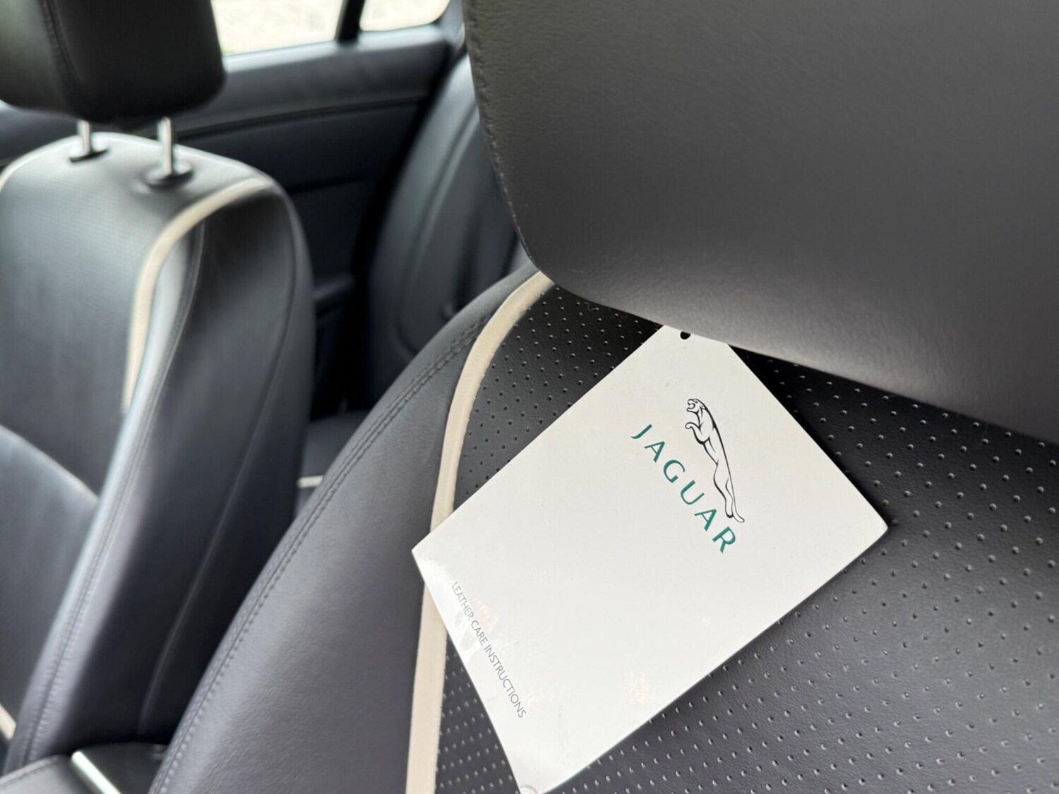 Used Jaguar XF 2011 for sale - 76584374: Photo 41