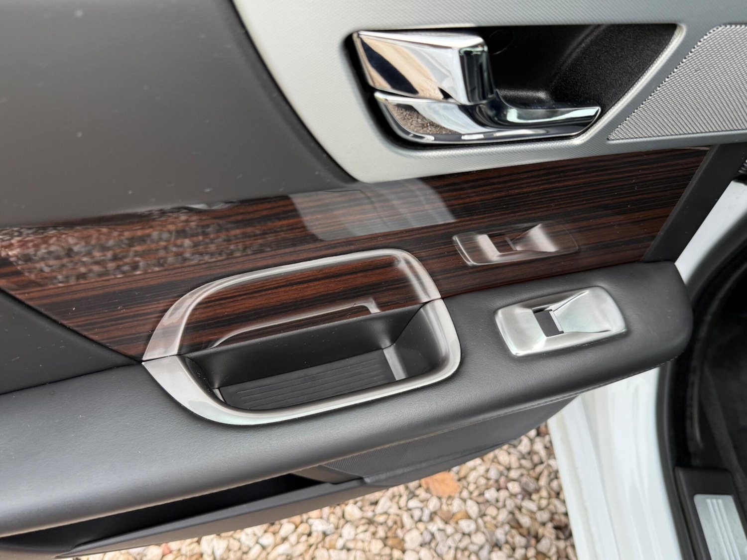 Used Jaguar XF 2011 for sale - 76584374: Photo 43