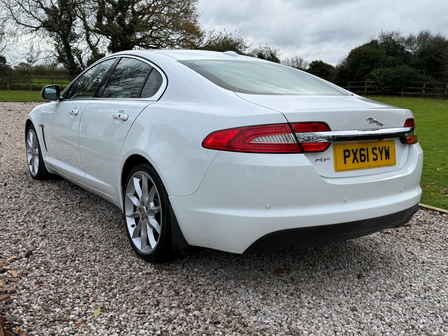 Used Jaguar XF 2011 for sale - 76584374: Photo 5