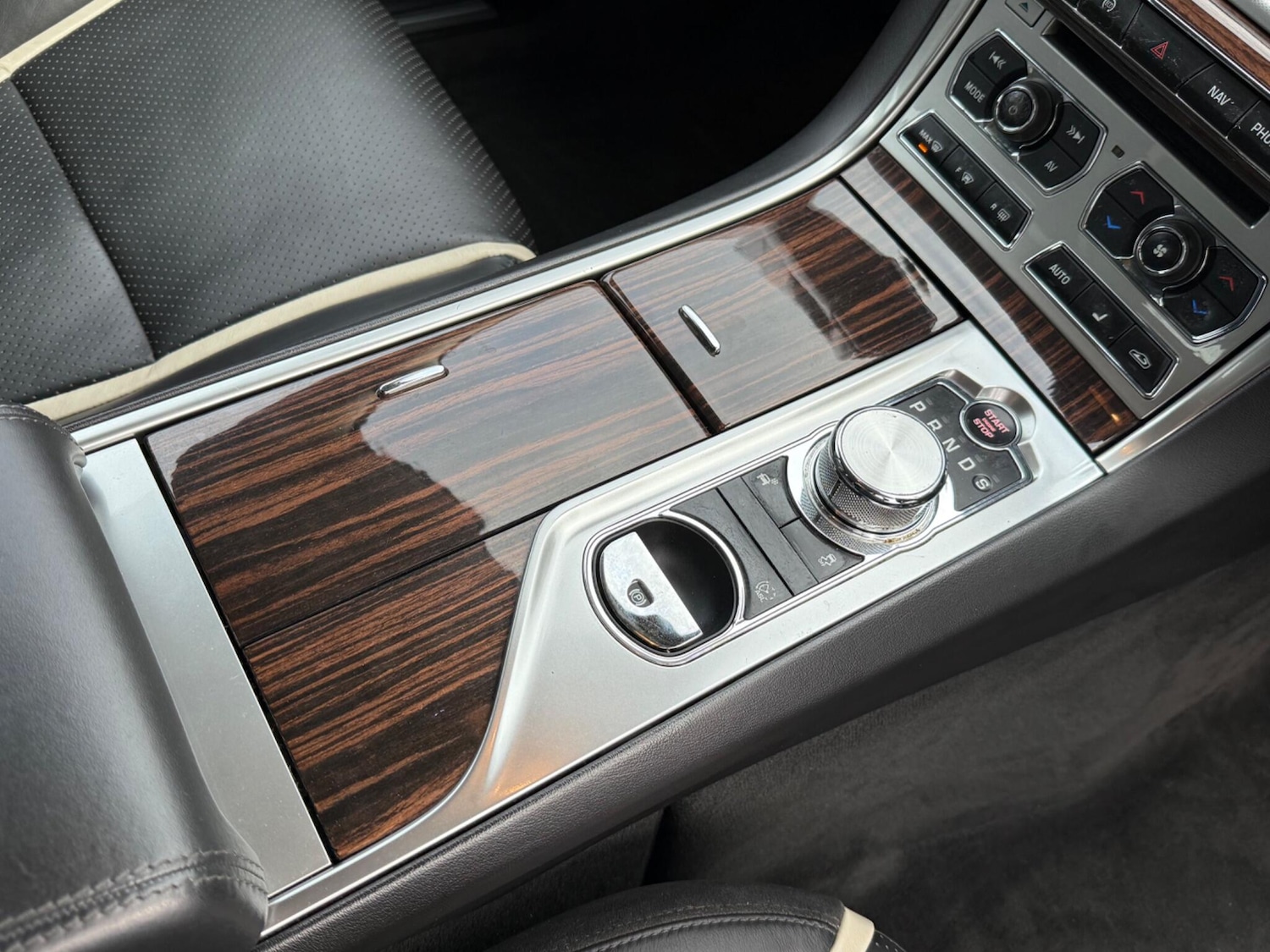 Used Jaguar XF 2011 for sale - 76584374: Photo 6