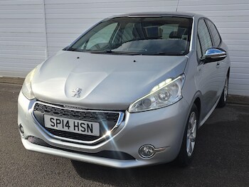 Used Peugeot 208 2014 for sale - 78609437: Photo