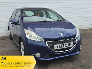 Used Peugeot 208 2013 for sale - 78842742: Photo