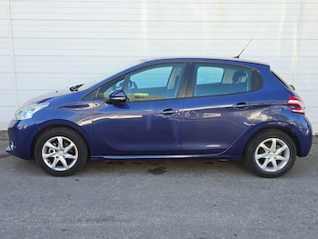 Used Peugeot 208 2015 for sale - 78610091: Photo