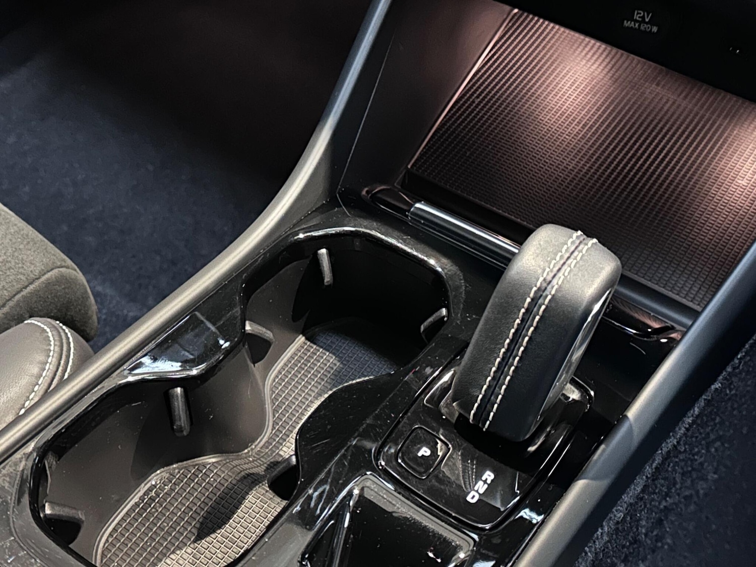 Used Volvo XC40 2022 for sale - 77320965: Photo 14