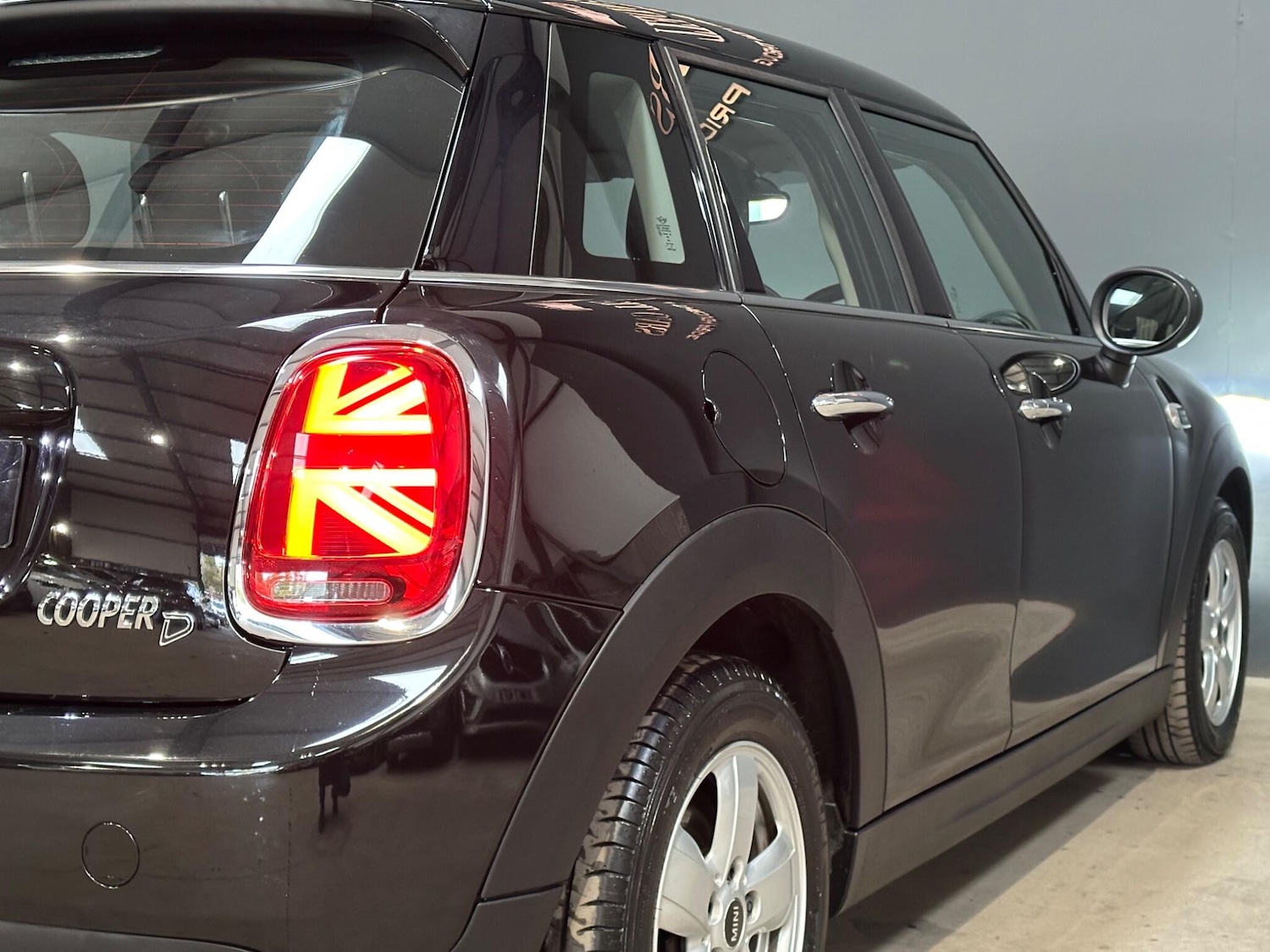 Used MINI Hatch 2018 for sale - 76408772: Photo 8