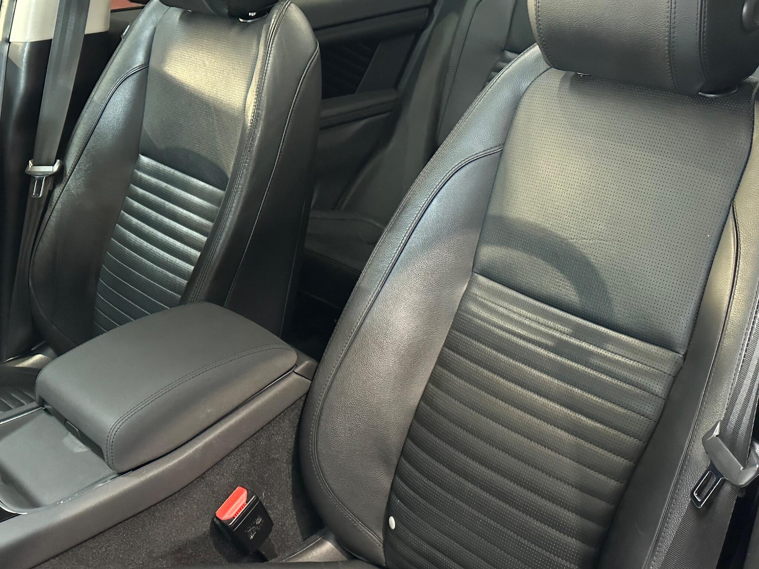 Used Land Rover Discovery Sport 2020 for sale - 76013029: Photo 35