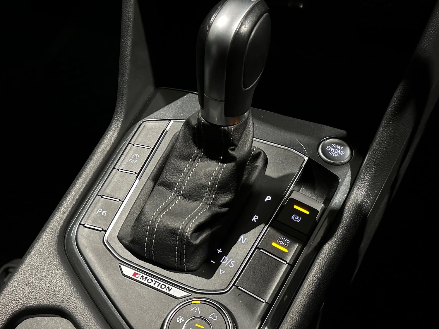 Used Volkswagen Tiguan 2018 for sale - 77028999: Photo 14