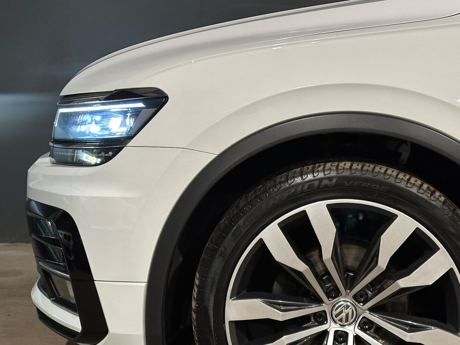 Used Volkswagen Tiguan 2018 for sale - 77028999: Photo 23