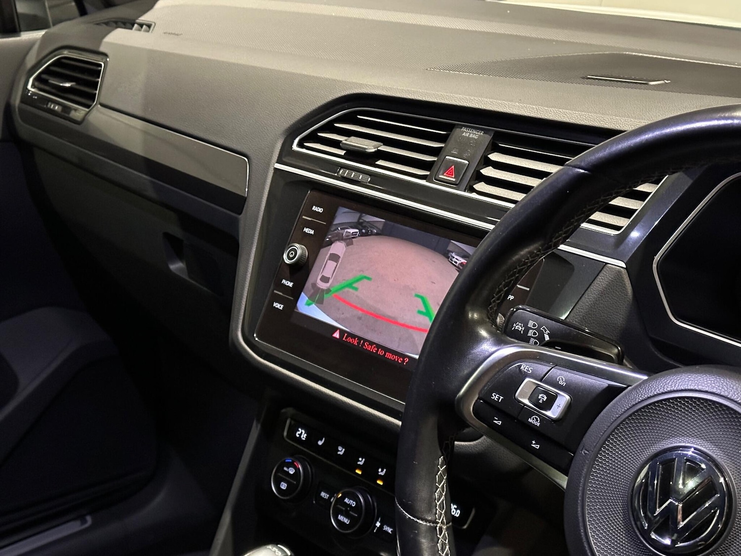 Used Volkswagen Tiguan 2018 for sale - 77028999: Photo 30