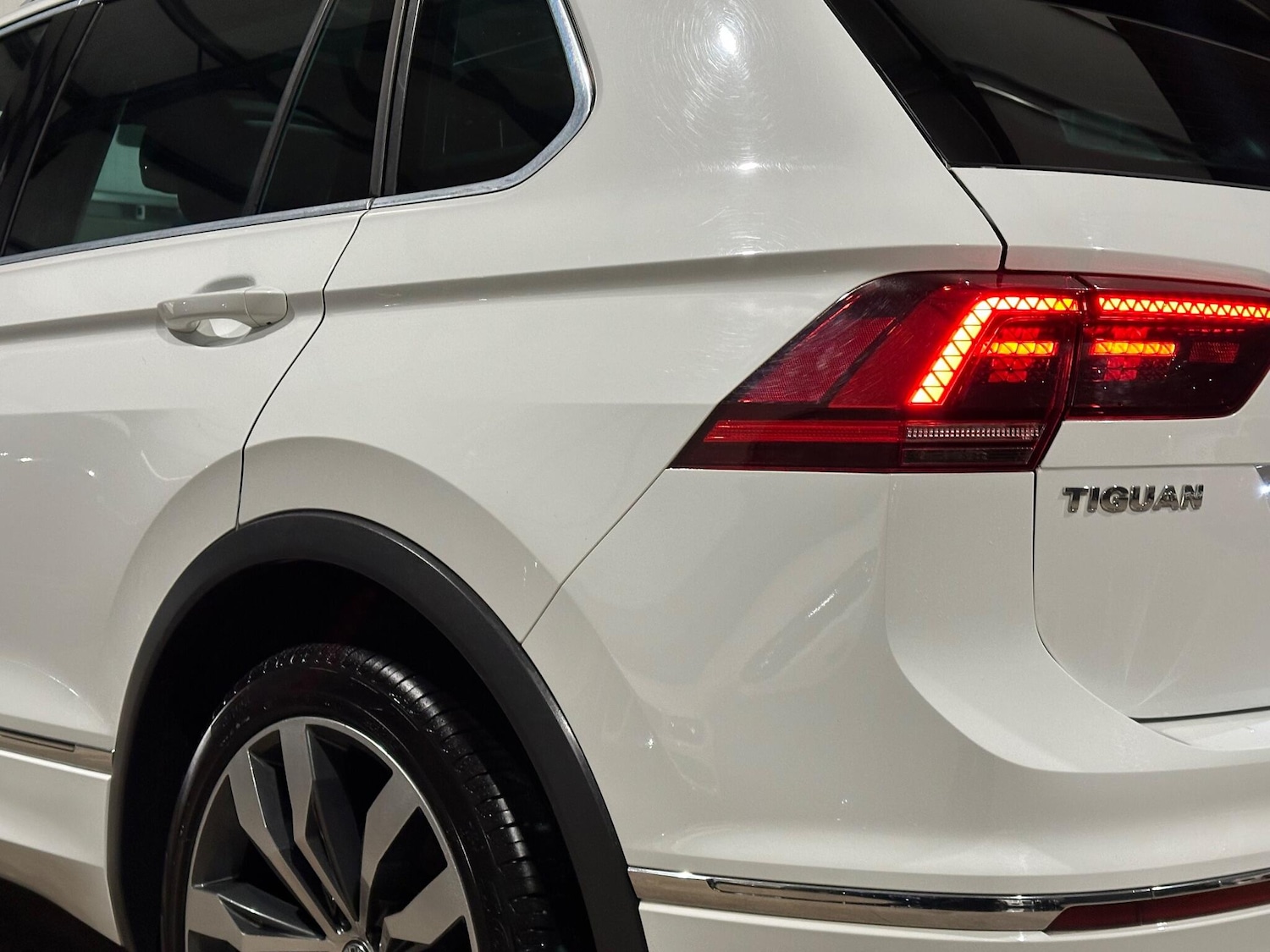 Used Volkswagen Tiguan 2018 for sale - 77028999: Photo 39