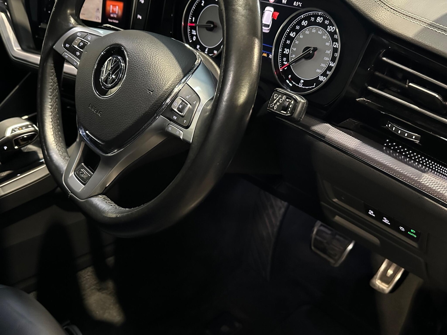 Used Volkswagen Touareg 2019 for sale - 77175516: Photo 27