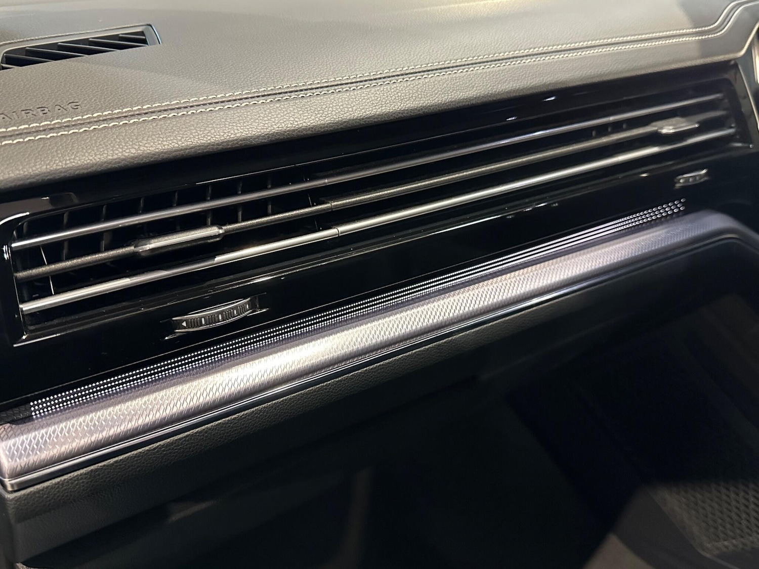 Used Volkswagen Touareg 2019 for sale - 77175516: Photo 43