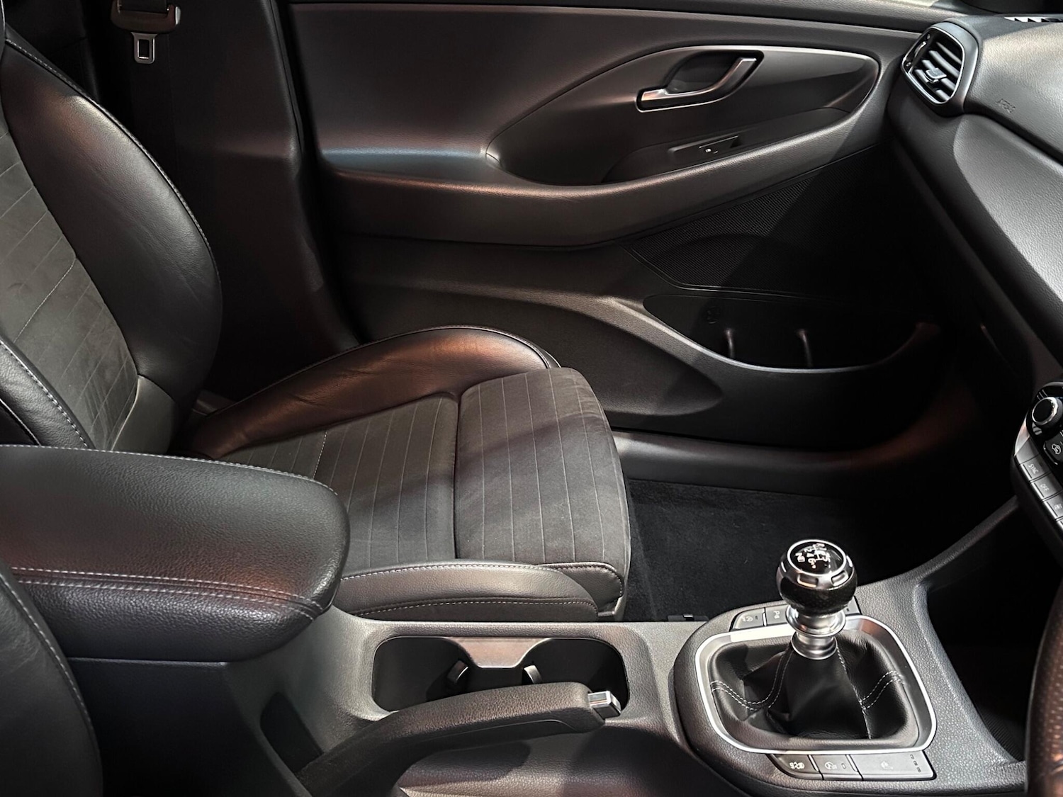 Used Hyundai i30 2018 for sale - 77683003: Photo 21