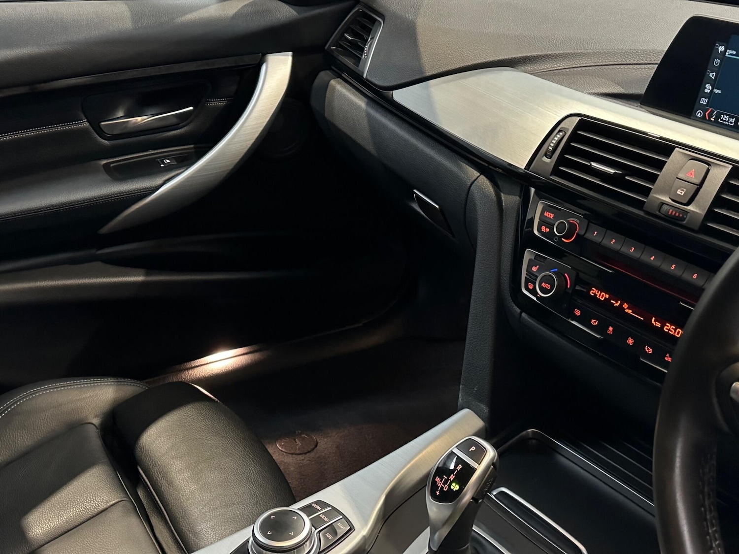 Used BMW 3 Series 2019 for sale - 76457687: Photo 11