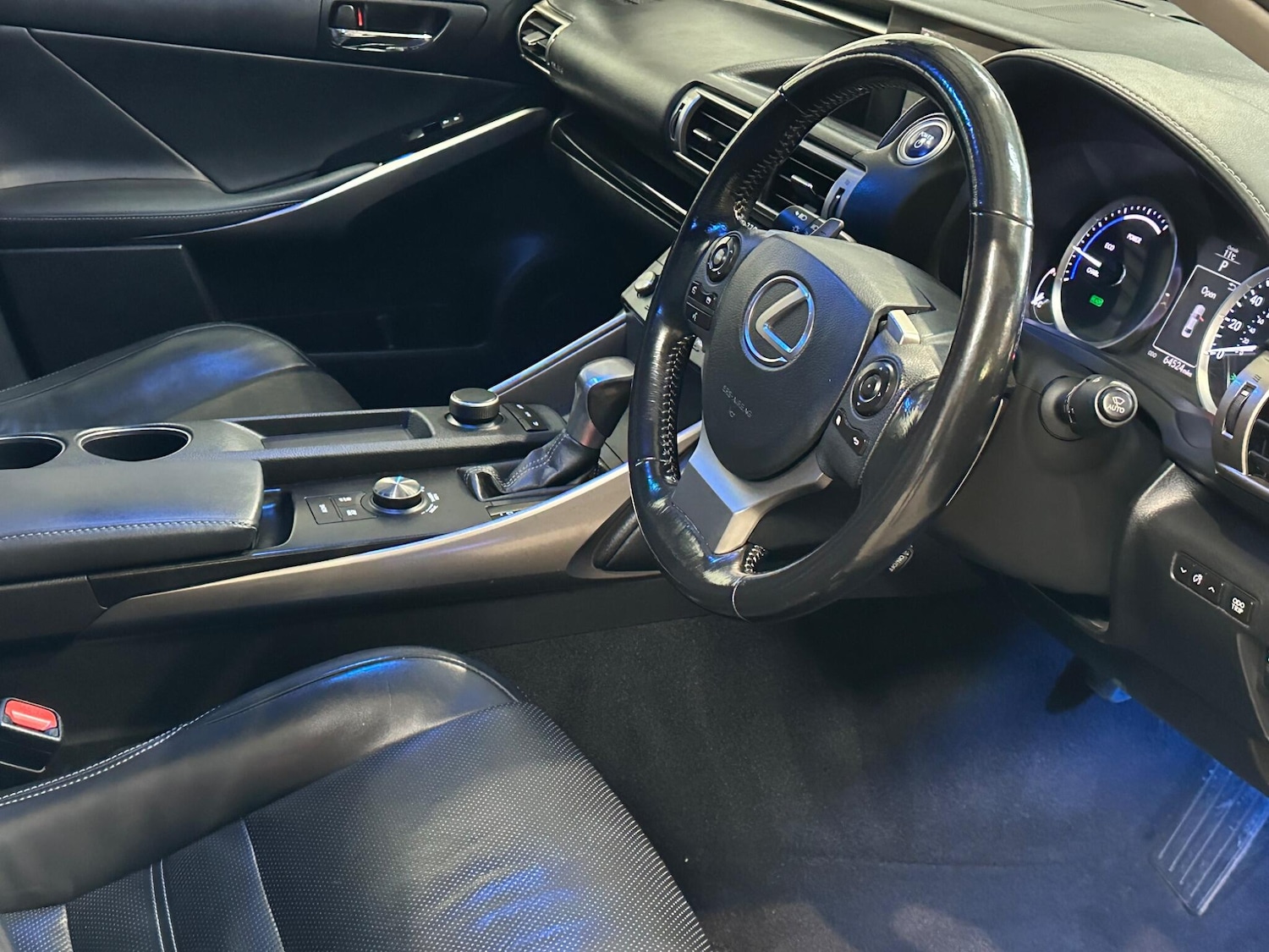 Used Lexus IS 2016 for sale - 76993241: Photo 31