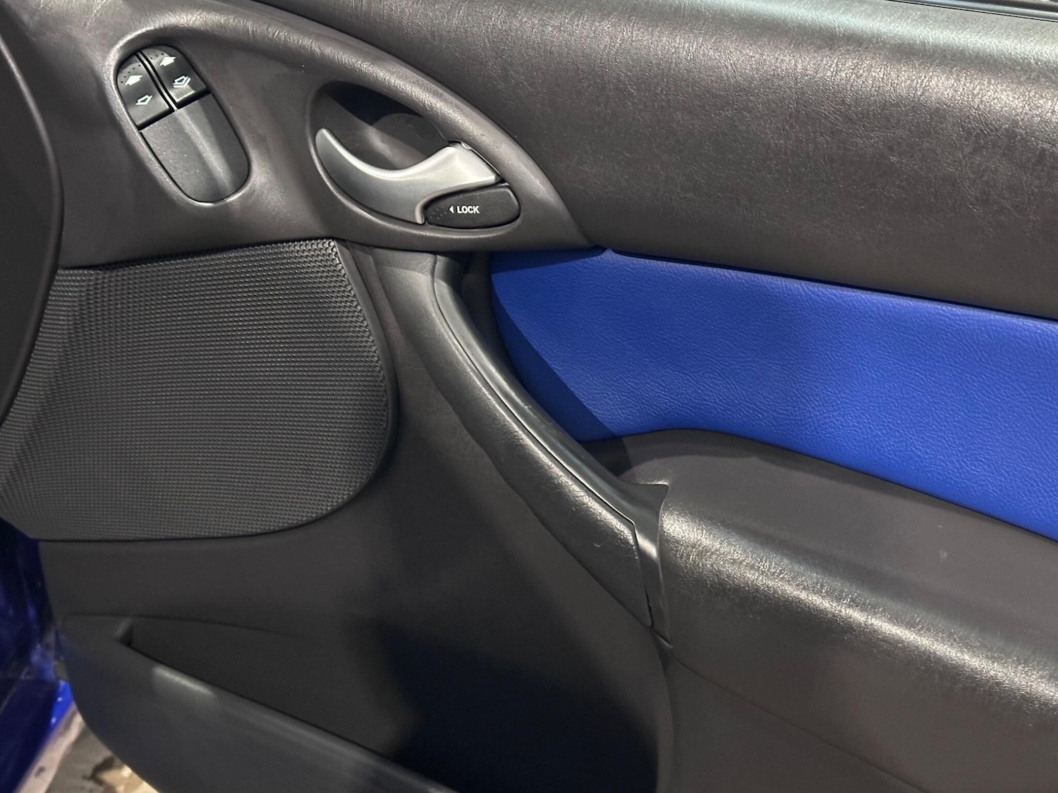 Used Ford Focus 2003 for sale - 77291125: Photo 22