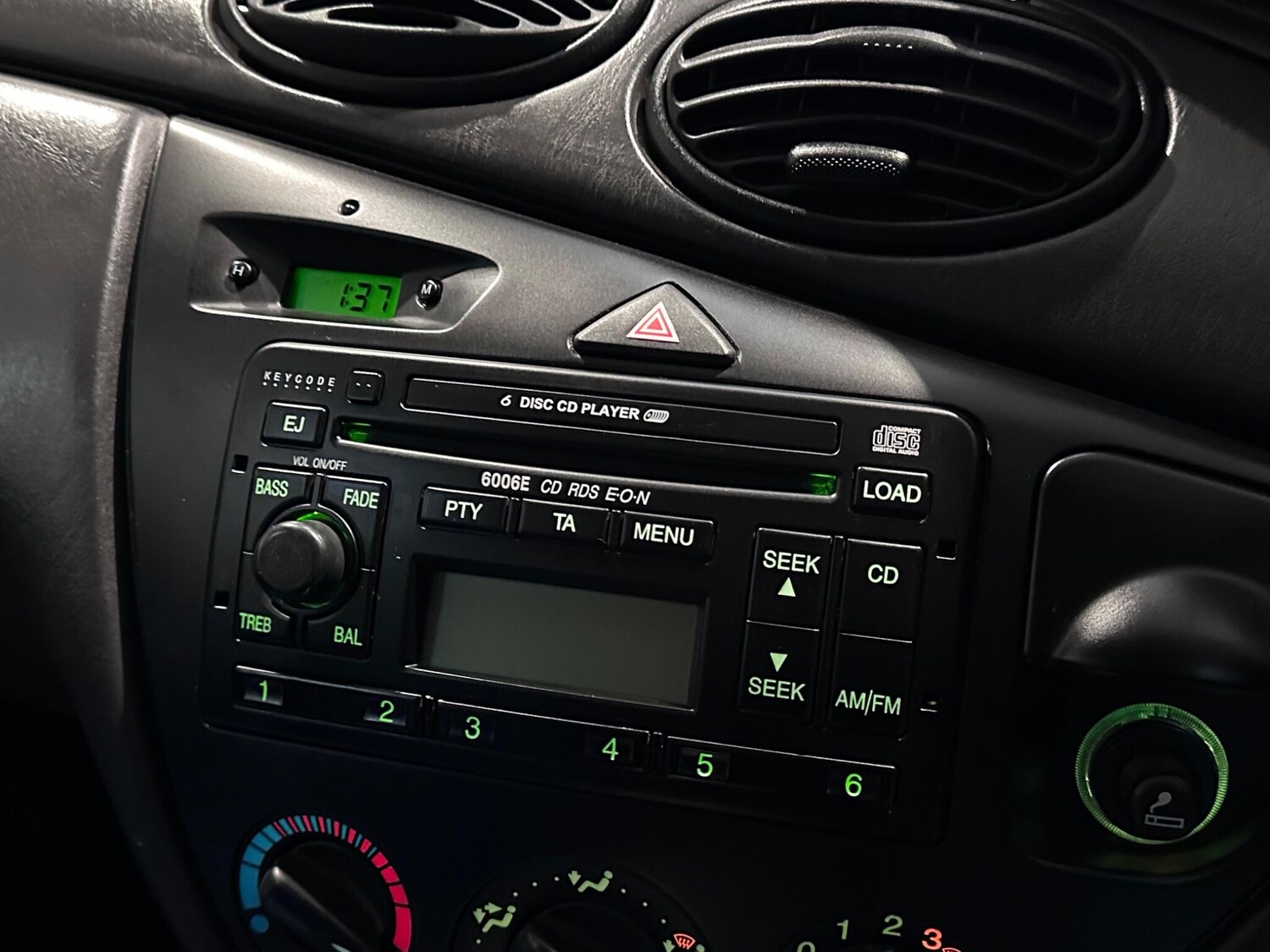 Used Ford Focus 2003 for sale - 77291125: Photo 41