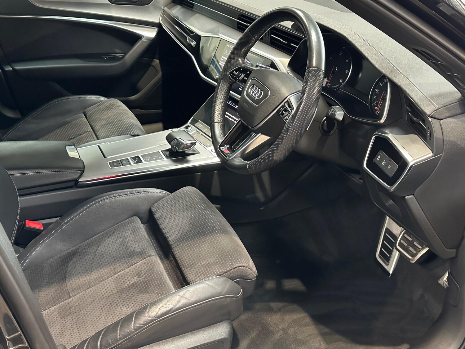 Used Audi A6 Saloon for sale - 77424672: Photo 32