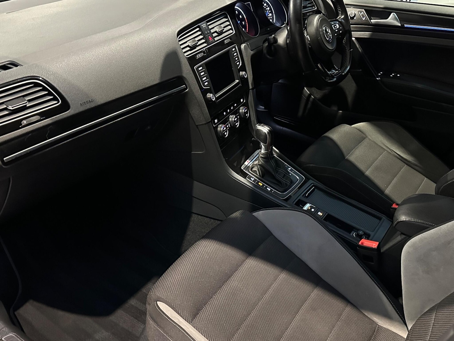 Used Volkswagen Golf 2015 for sale - 76521562: Photo 8