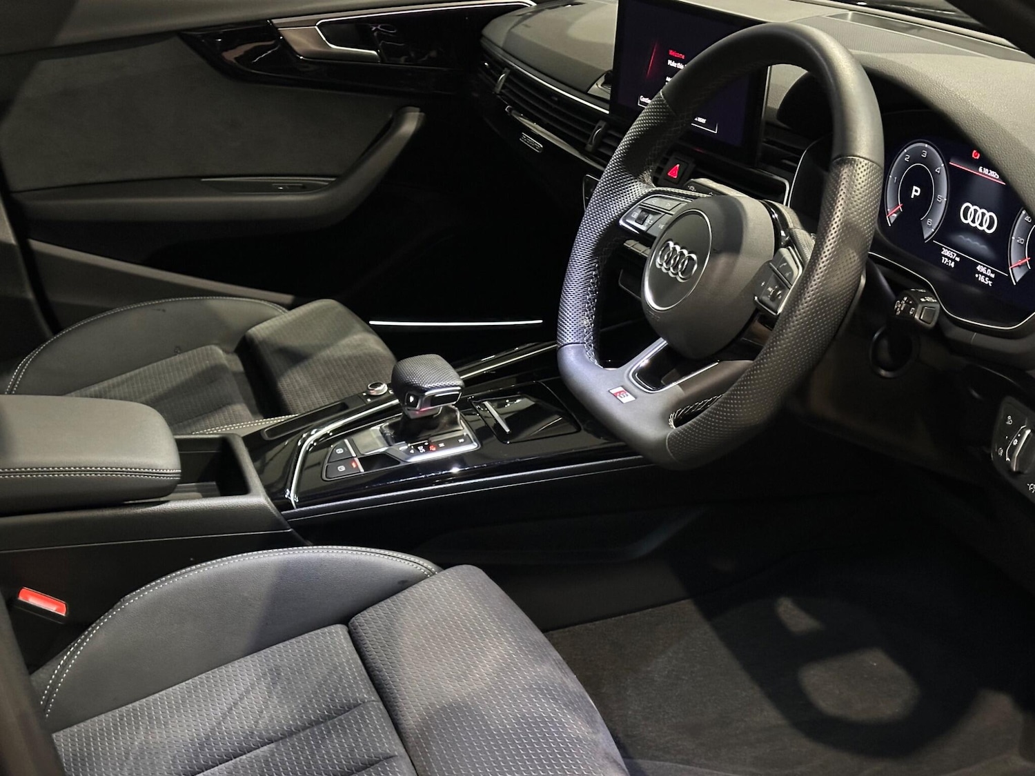 Used Audi A4 Avant for sale - 76188582: Photo 40