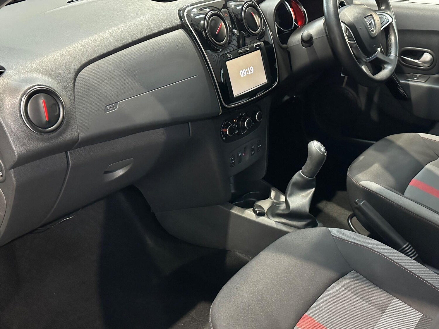 Used Dacia Sandero Stepway 2019 for sale - 75708101: Photo 11