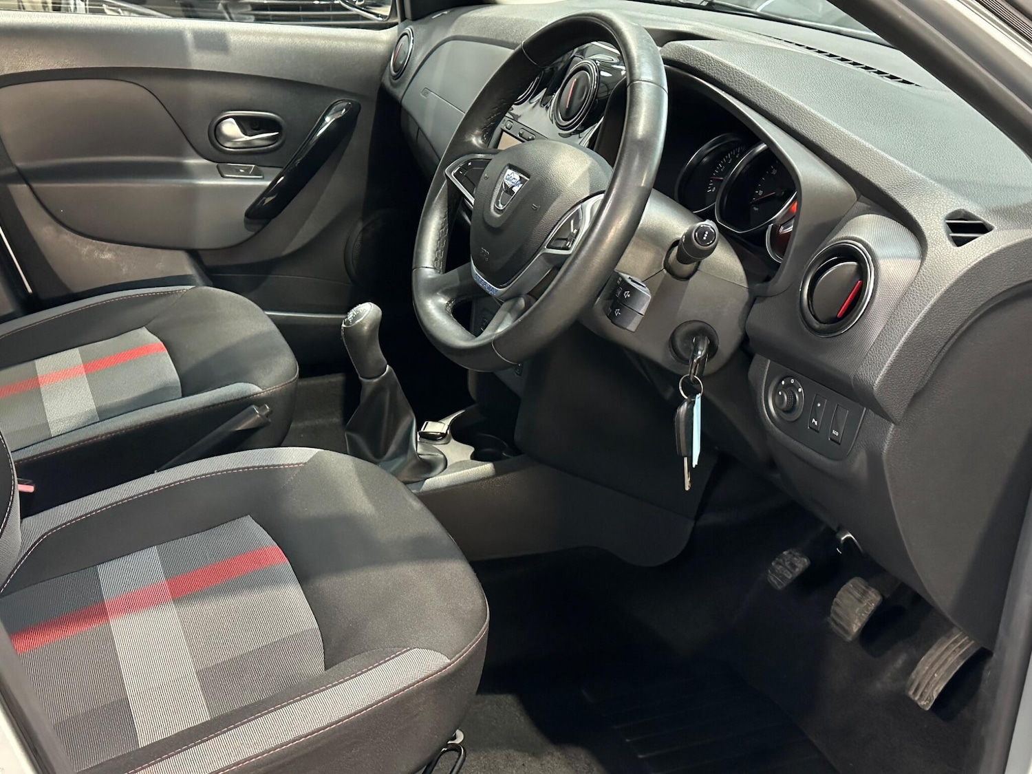 Used Dacia Sandero Stepway 2019 for sale - 75708101: Photo 13