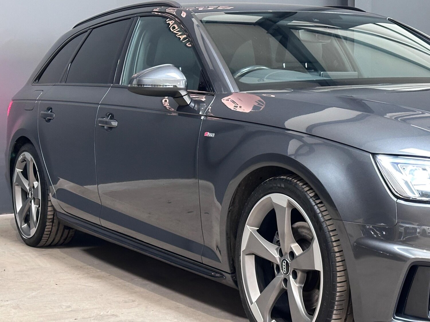 Used Audi A4 Avant 2019 for sale - 78020419: Photo 2