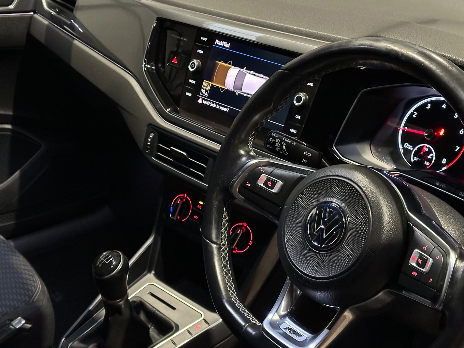 Used Volkswagen Polo 2018 for sale - 76433296: Photo 15