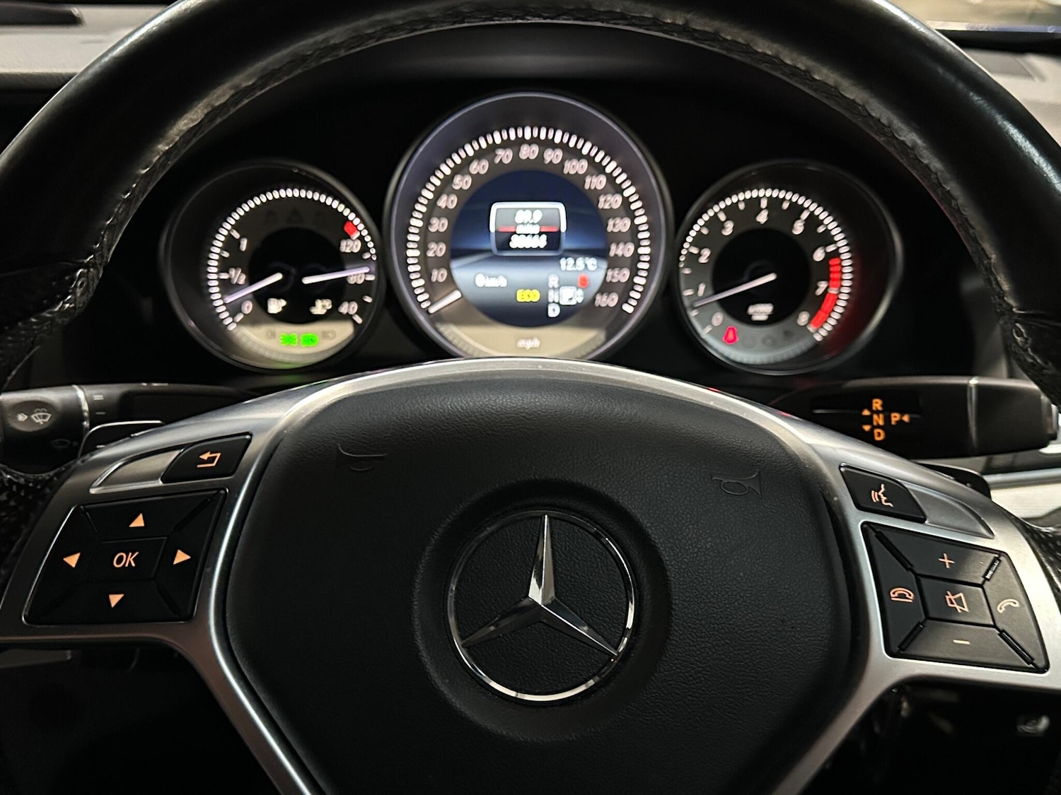 Used Mercedes-Benz E-Class 2016 for sale - 76073176: Photo 27
